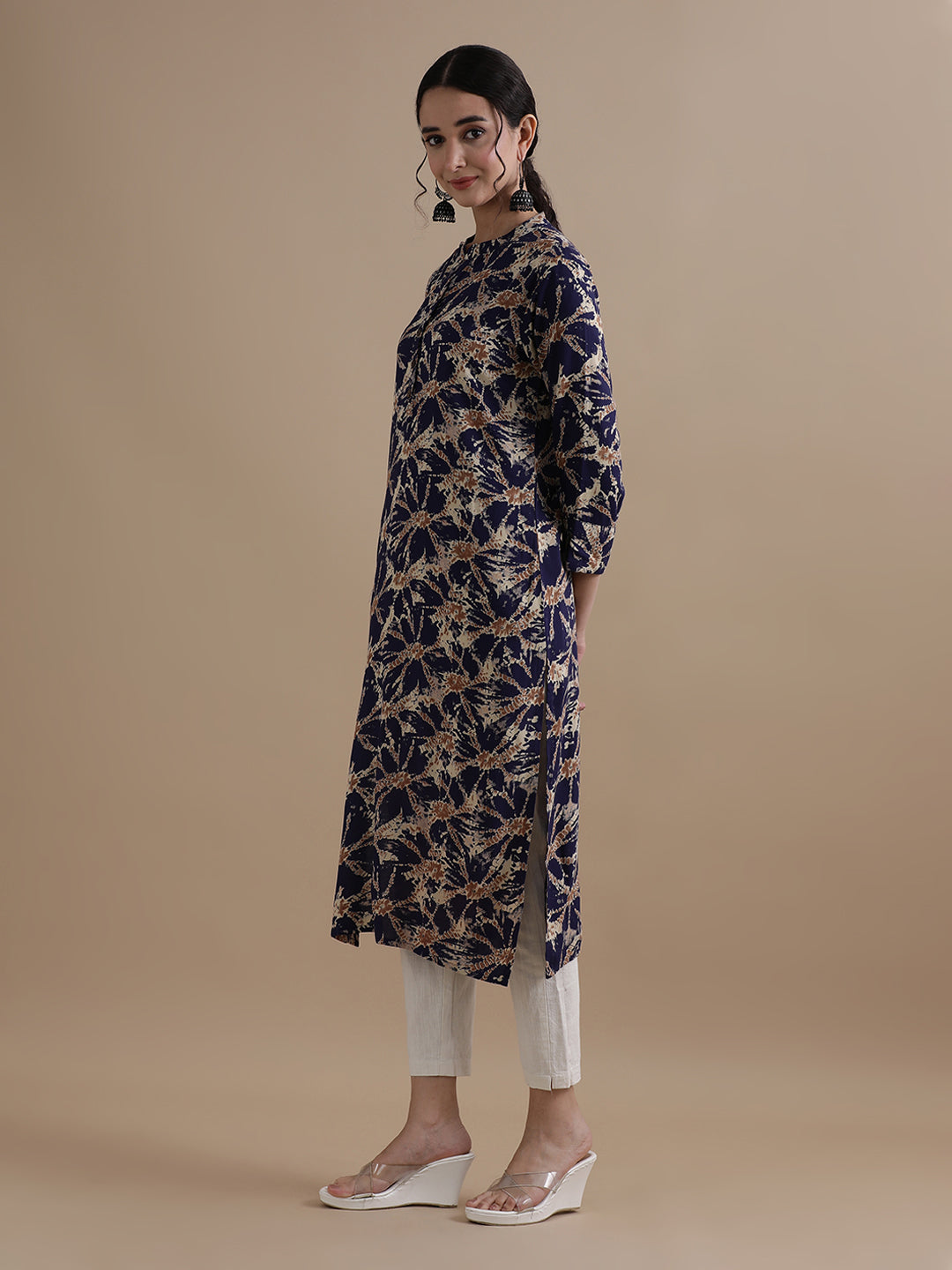 Blue Floral Printed Straight Kurta