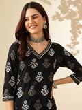Floral Embroidered Straight Pure Cotton Kurta & Trousers Sets