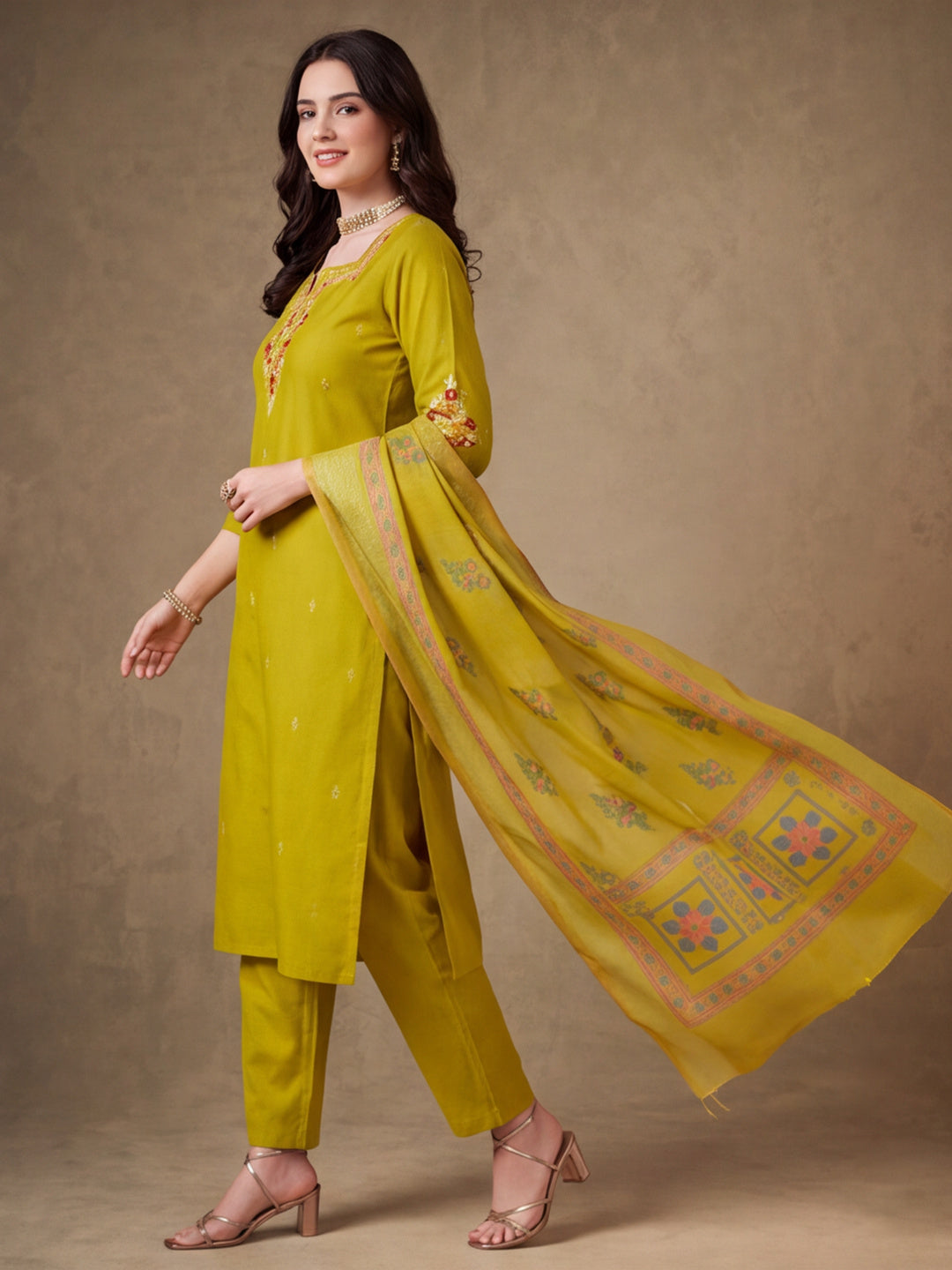 Women's Green Embroidered Kurta Set with Linen Dupatta | Roman Cotton Festive Ethnic Wear