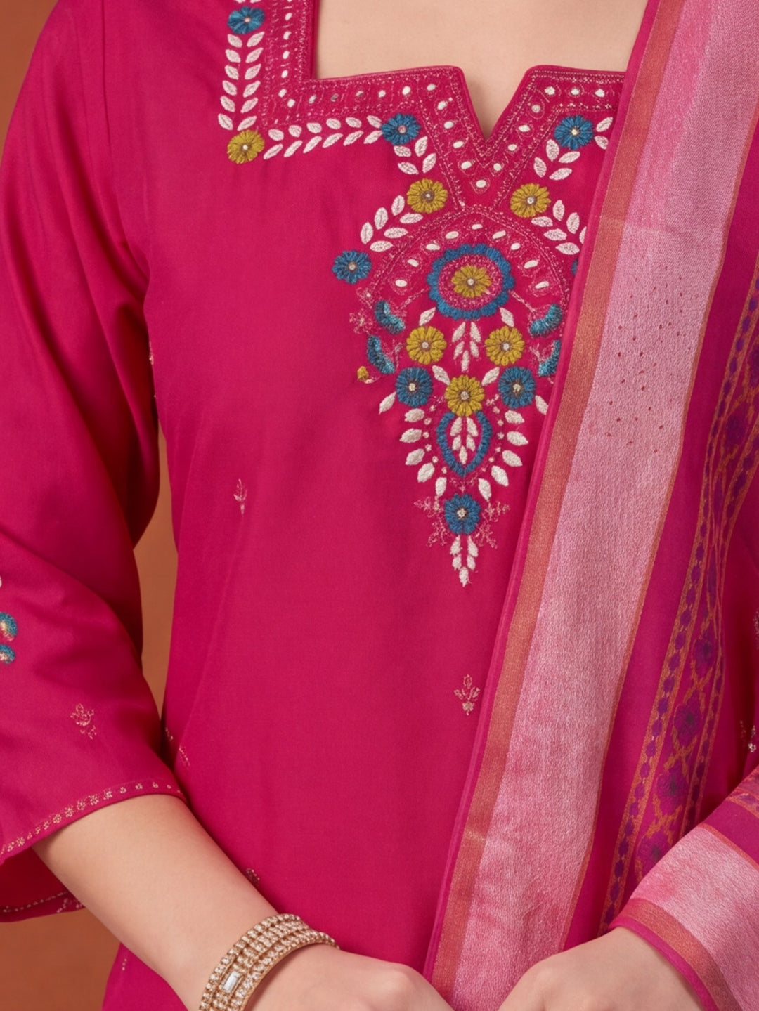 Women's Pink Embroidered Kurta Set with Linen Dupatta | Roman Cotton Festive Ethnic Wear