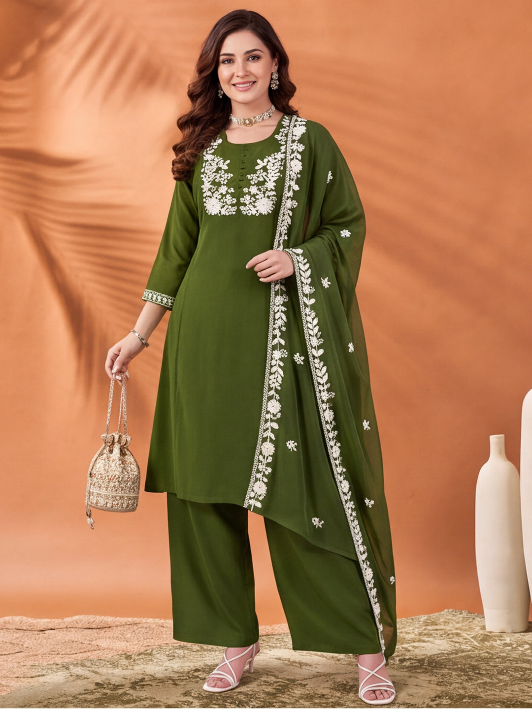 Women's Green Embroidered Kurta Set with Dupatta | Mul Cotton Festive Ethnic Wear