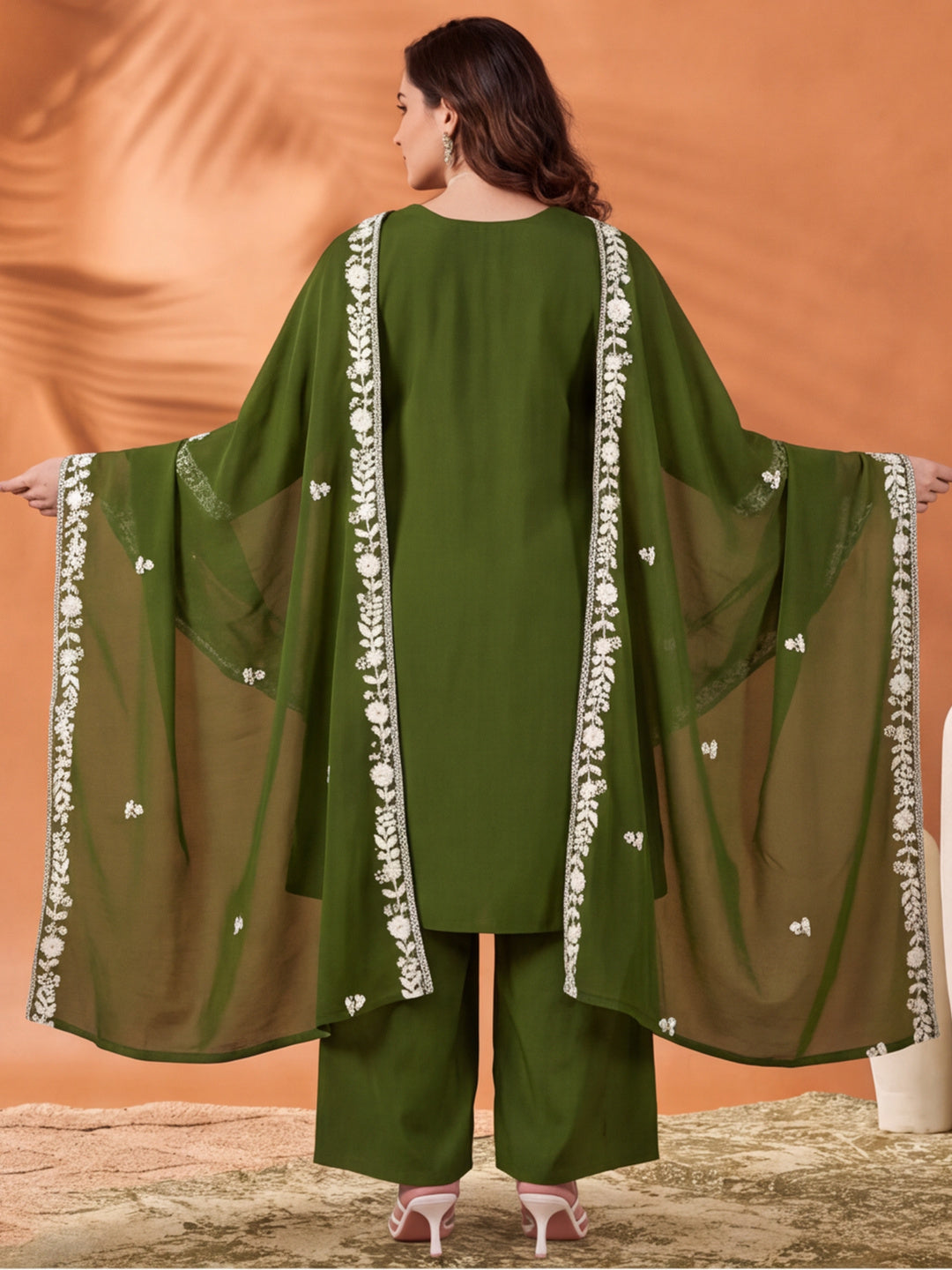 Women's Green Embroidered Kurta Set with Dupatta | Mul Cotton Festive Ethnic Wear