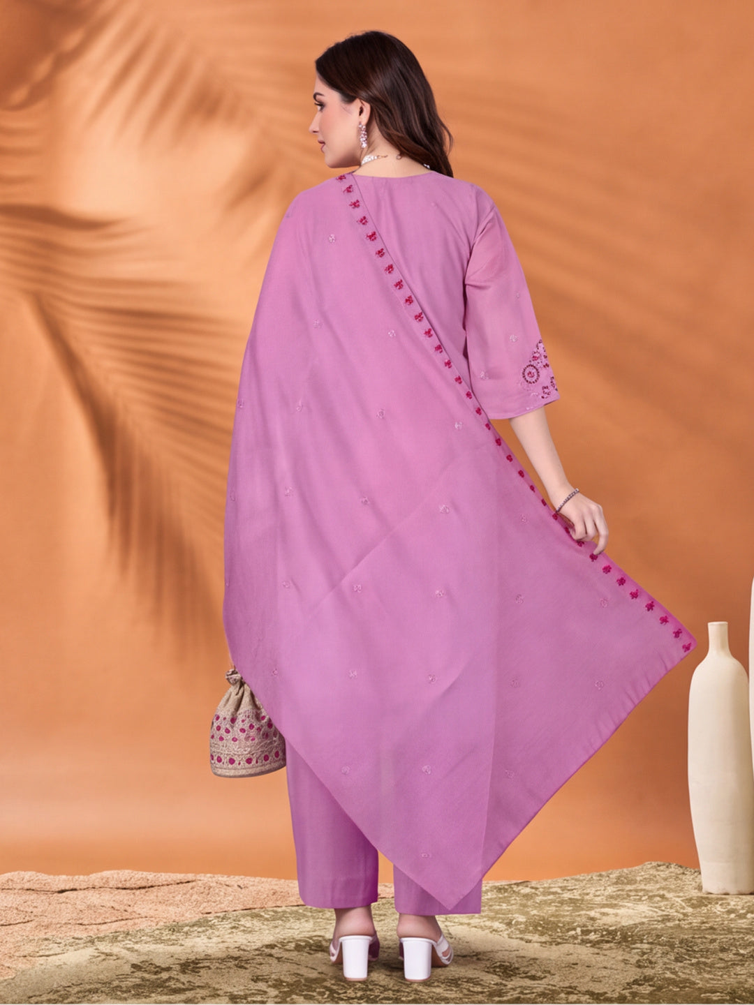 Women's Lavender Embroidered Kurta Set with Dupatta | Mul Cotton Festive Ethnic Wear