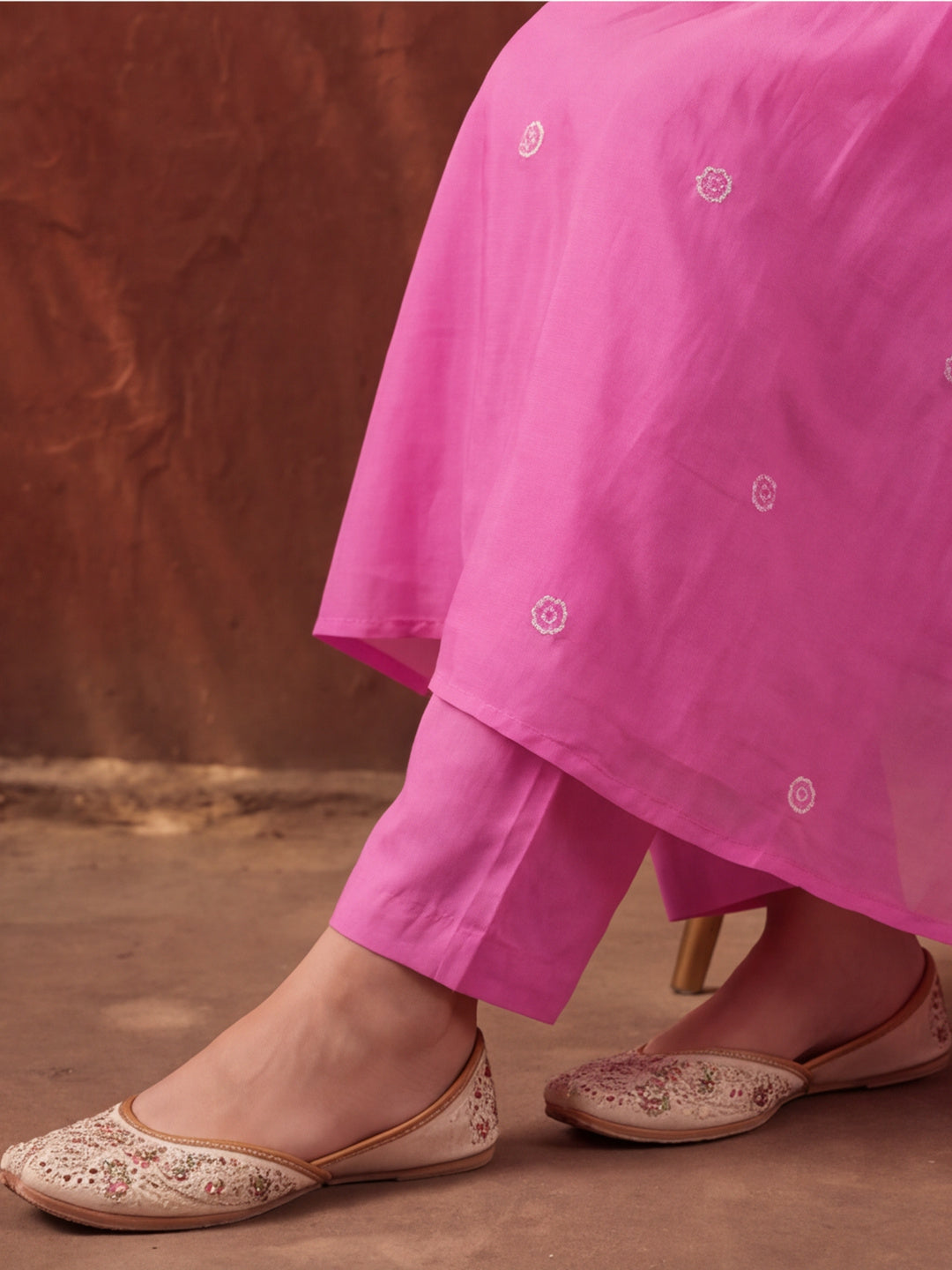Women's Pink Embroidered Kurta Set with Dupatta | Mul Cotton Festive Ethnic Wear