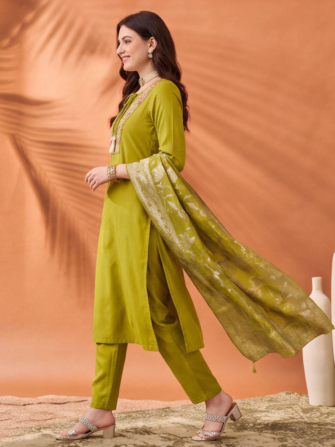 Women's Green Embroidered Kurta Set with Jacquard Dupatta | Mul Cotton Festive Ethnic Wear