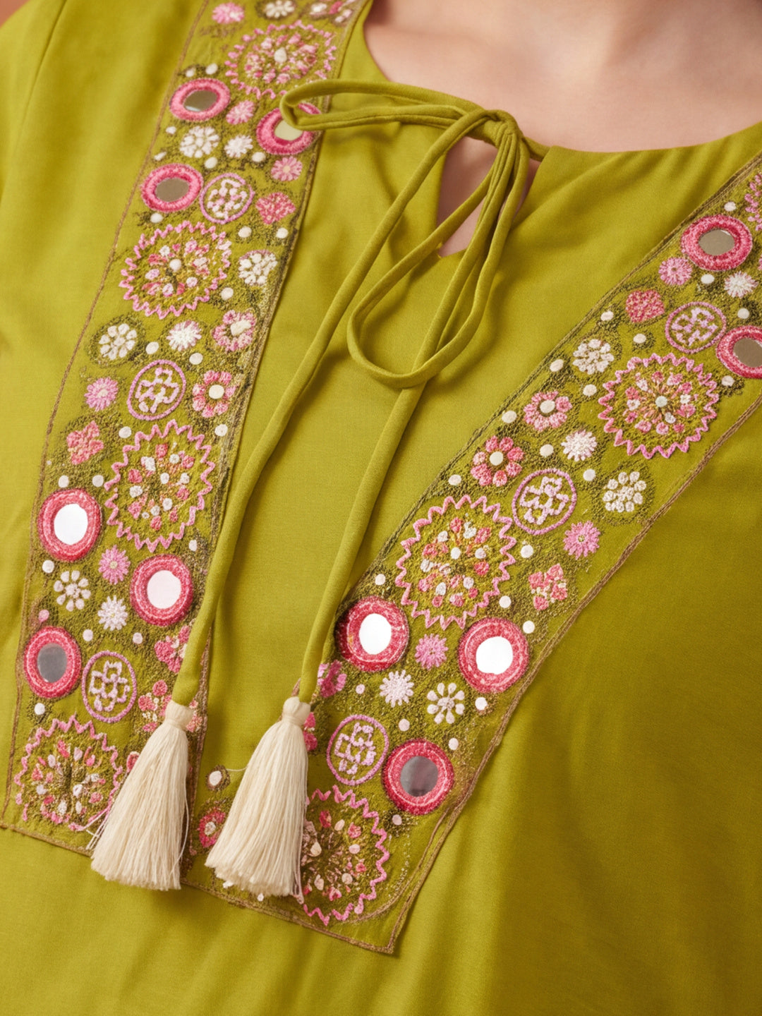 Women's Green Embroidered Kurta Set with Jacquard Dupatta | Mul Cotton Festive Ethnic Wear