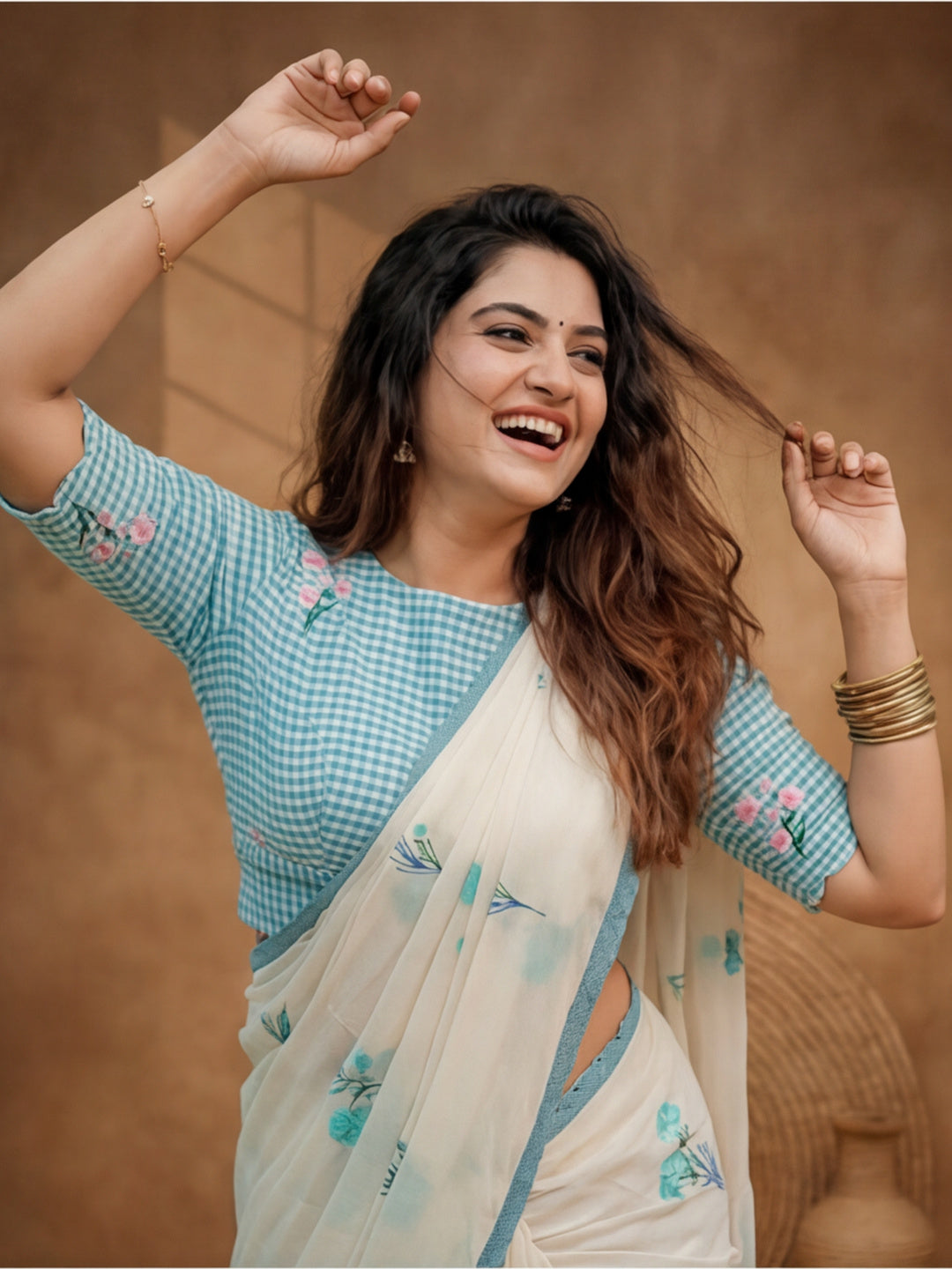 Floral Linen Blend Saree with Unstiched Blouse