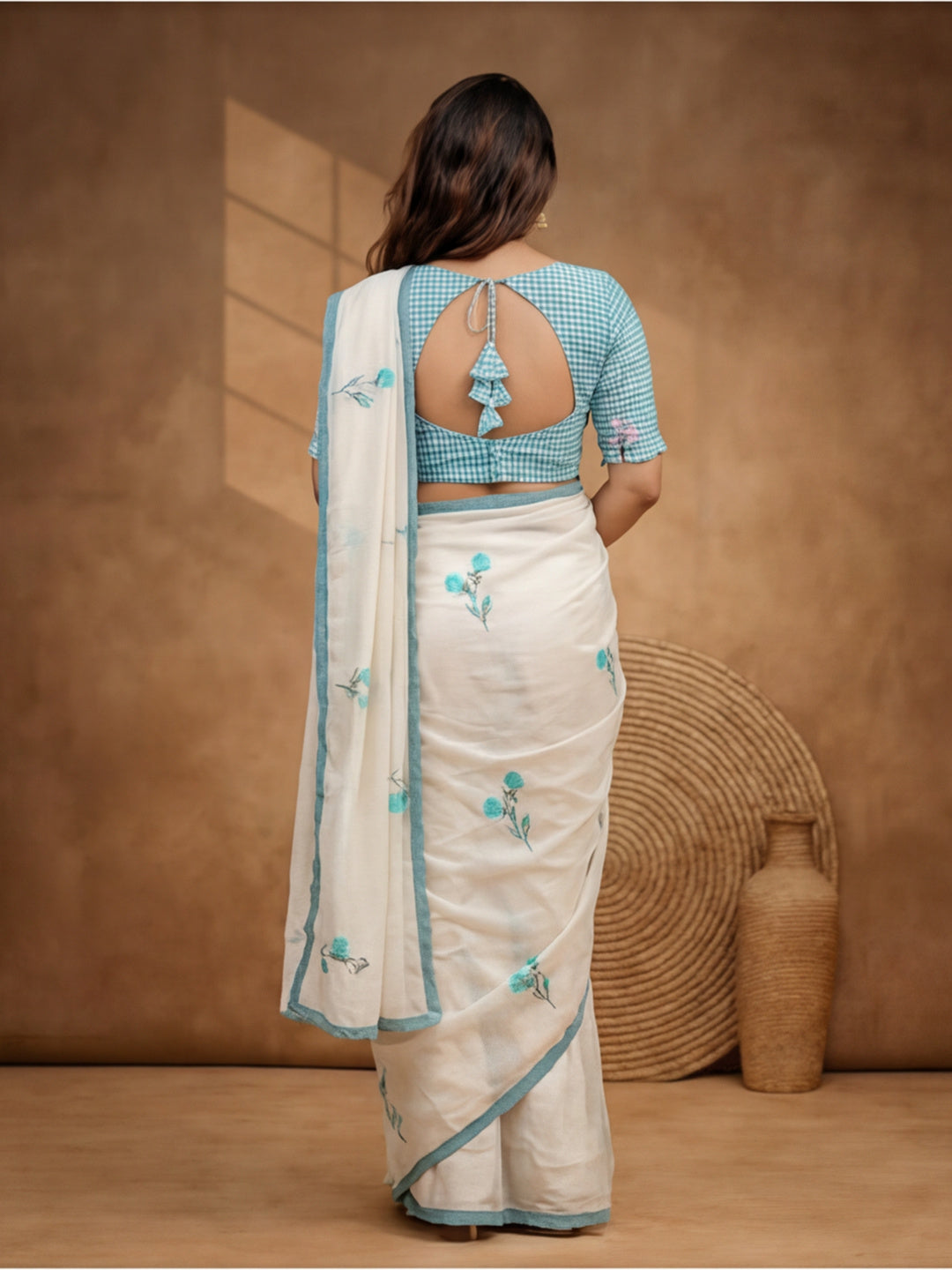 Floral Linen Blend Saree with Unstiched Blouse
