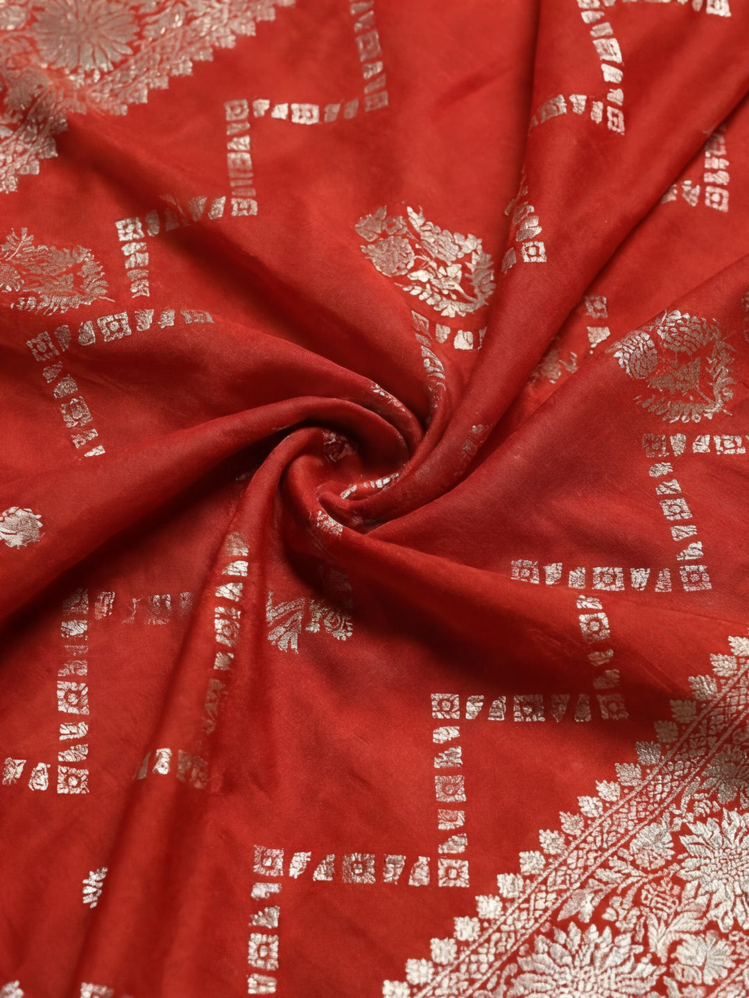 Women's Red Staple Jacquard Dola Weaving Work Saree