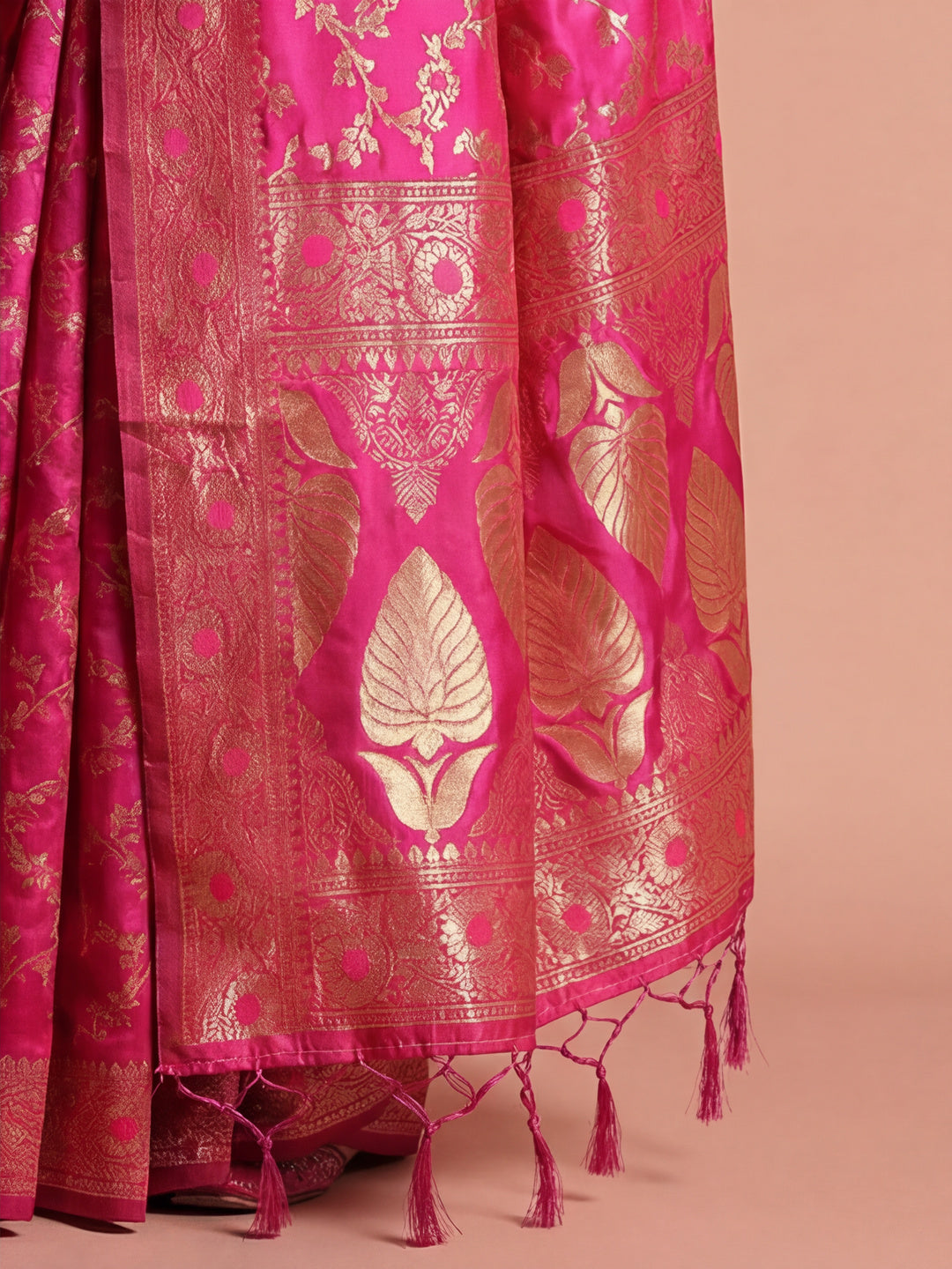 Zari Woven Design Banarasi Saree