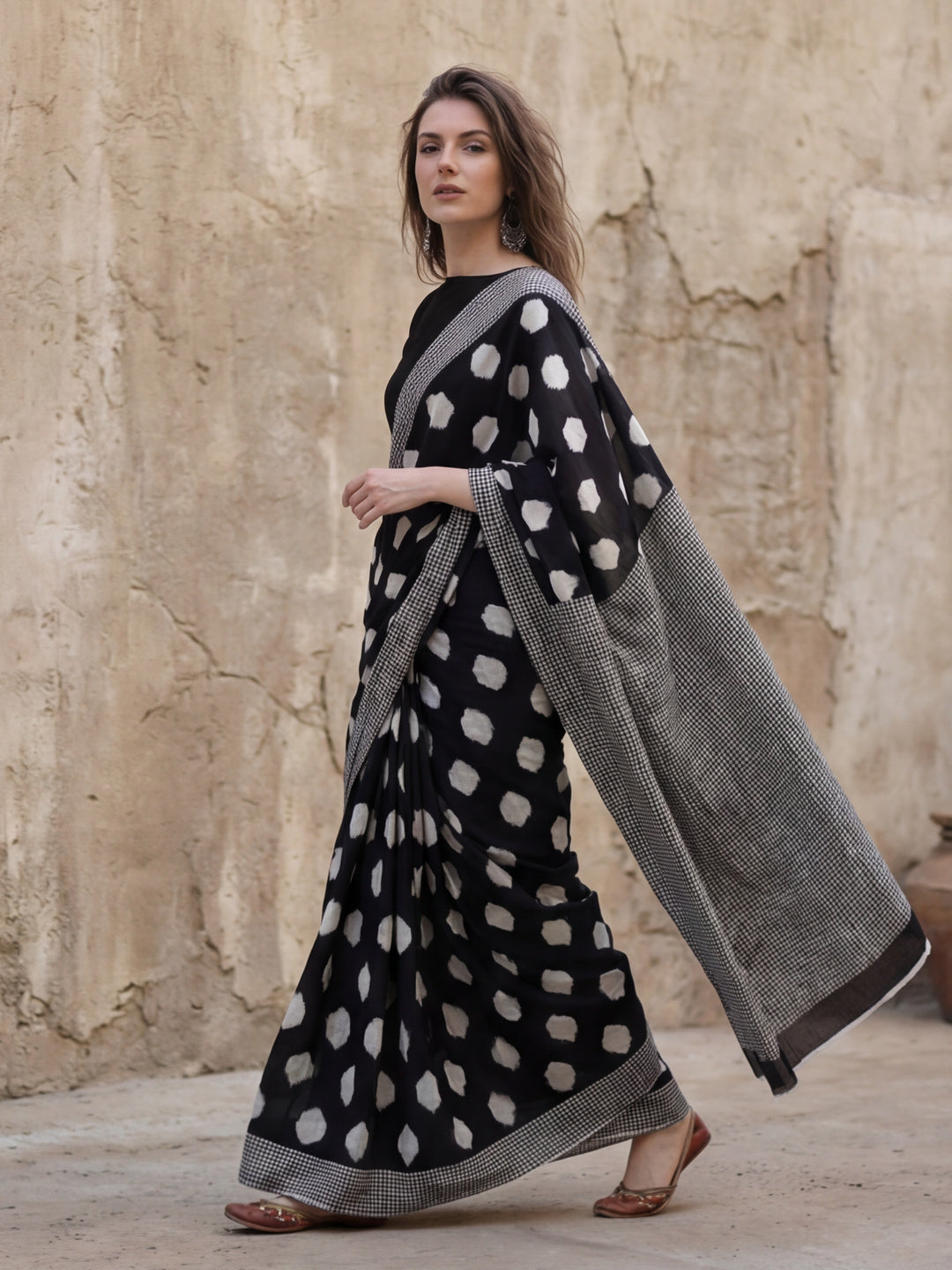 Geometric Printed Pure Cotton Saree With Unstitched Blouse