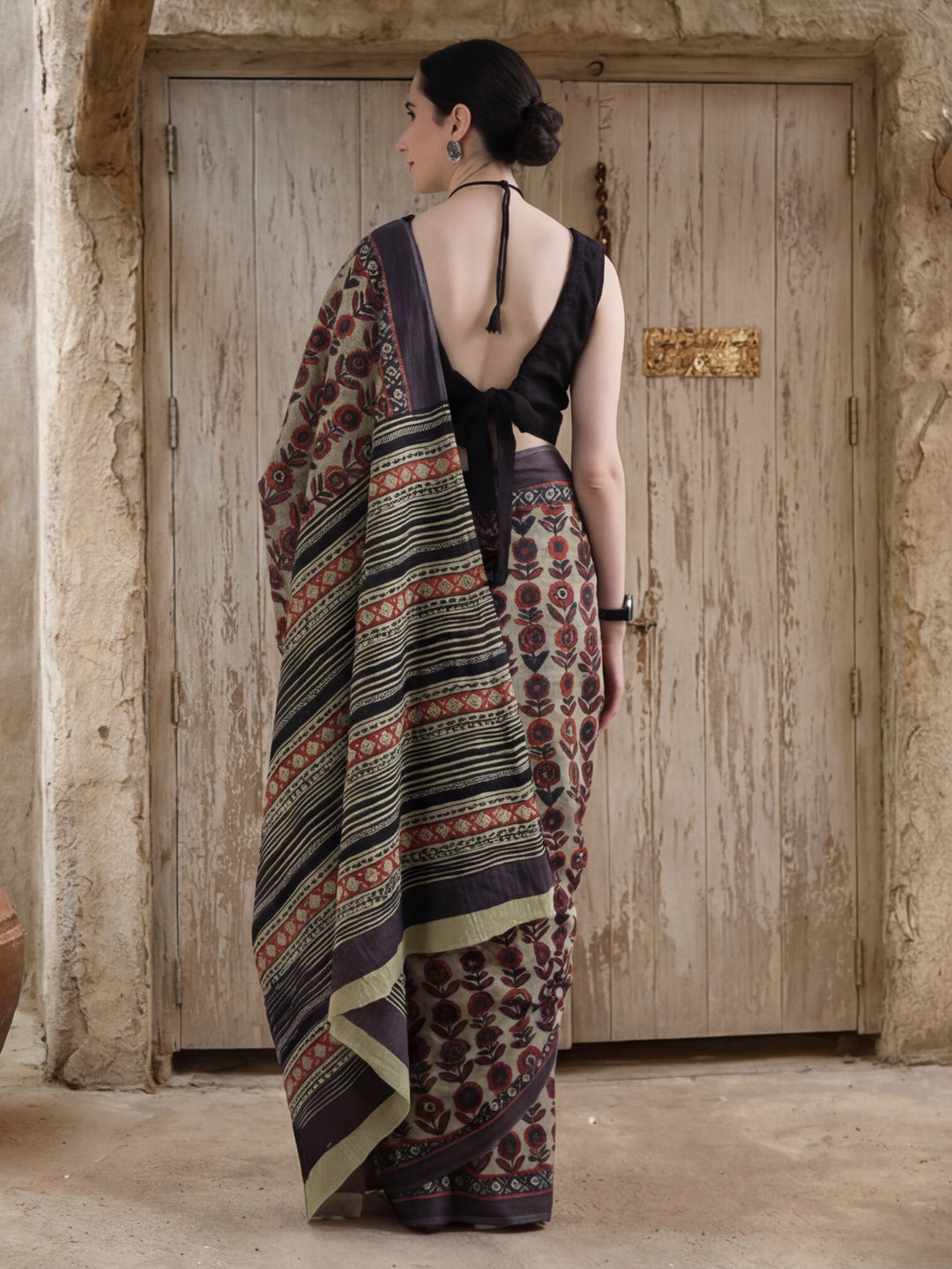 Mulmul Cotton Floral Printed Saree