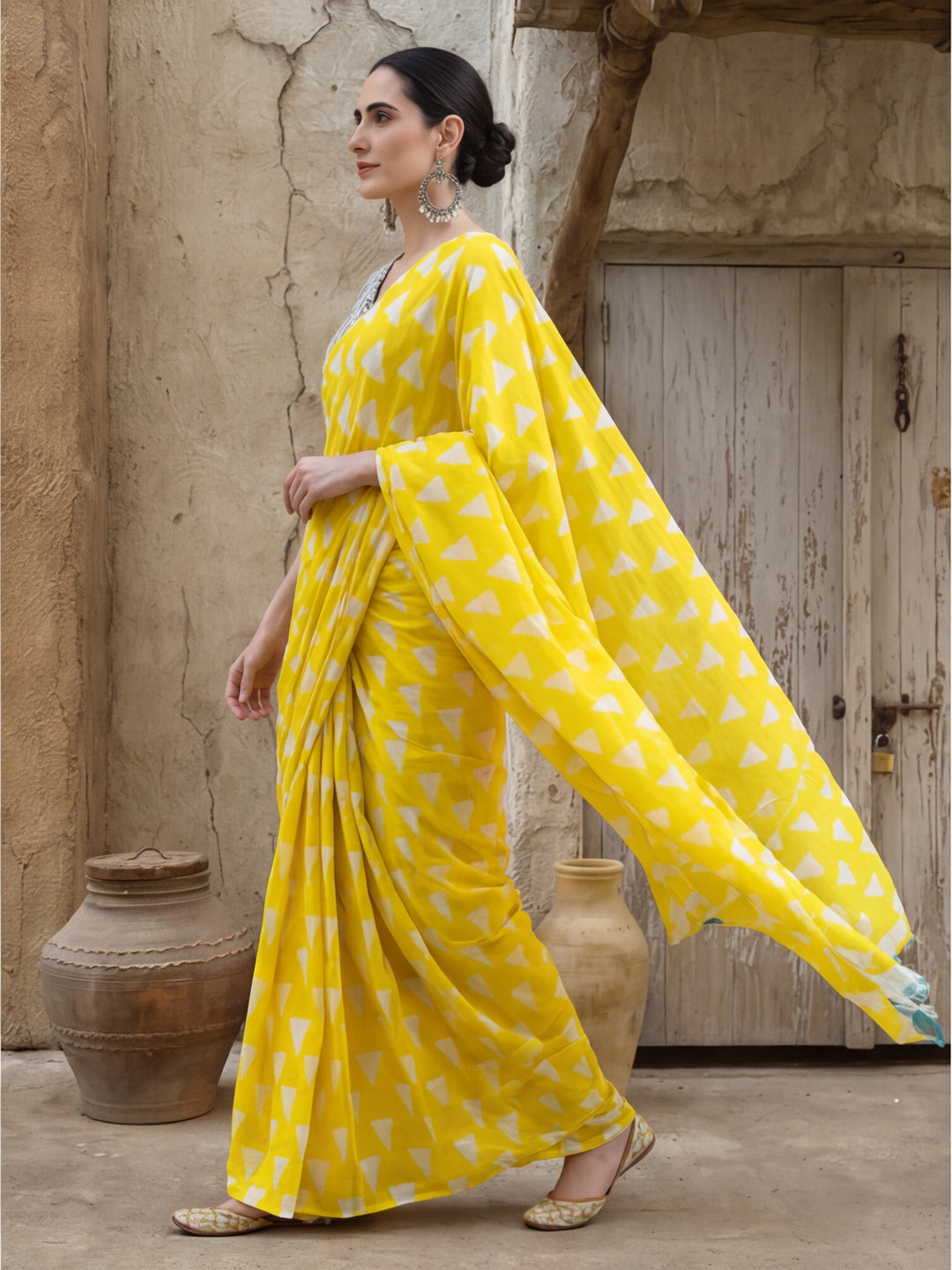 Mulmul Cotton Geometric Printed Saree