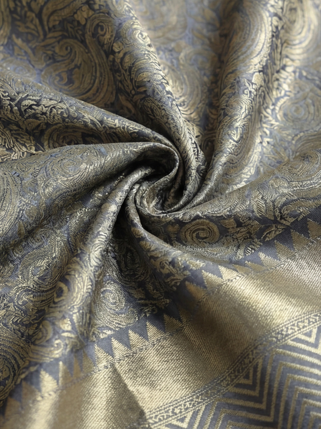 Heavy Banarasi Zari Woven Silk Blend Saree