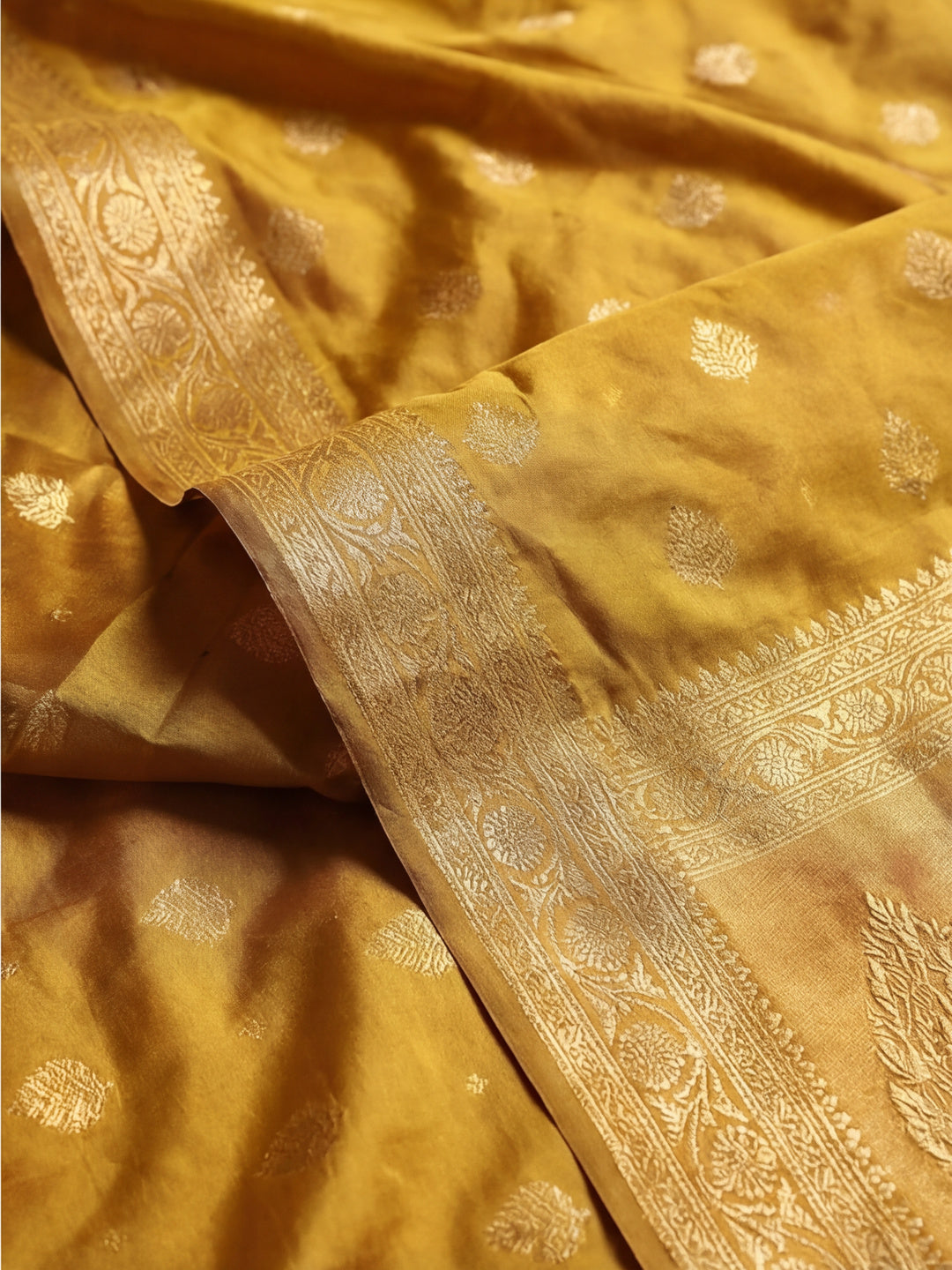 Heavy Banarasi Zari Woven Silk Blend Saree