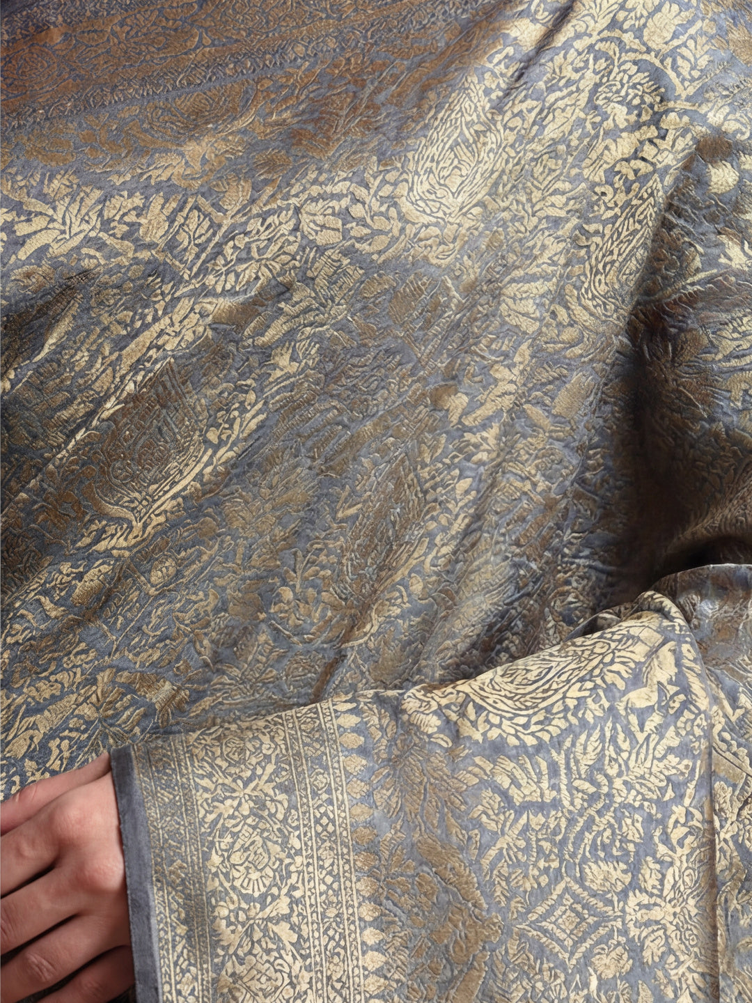 Heavy Banarasi Zari Woven Silk Blend Saree