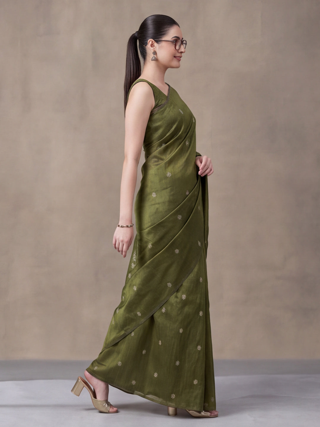 Women Olive Green Floral Woven Saree with Jacquard Border & Tassel Pallu