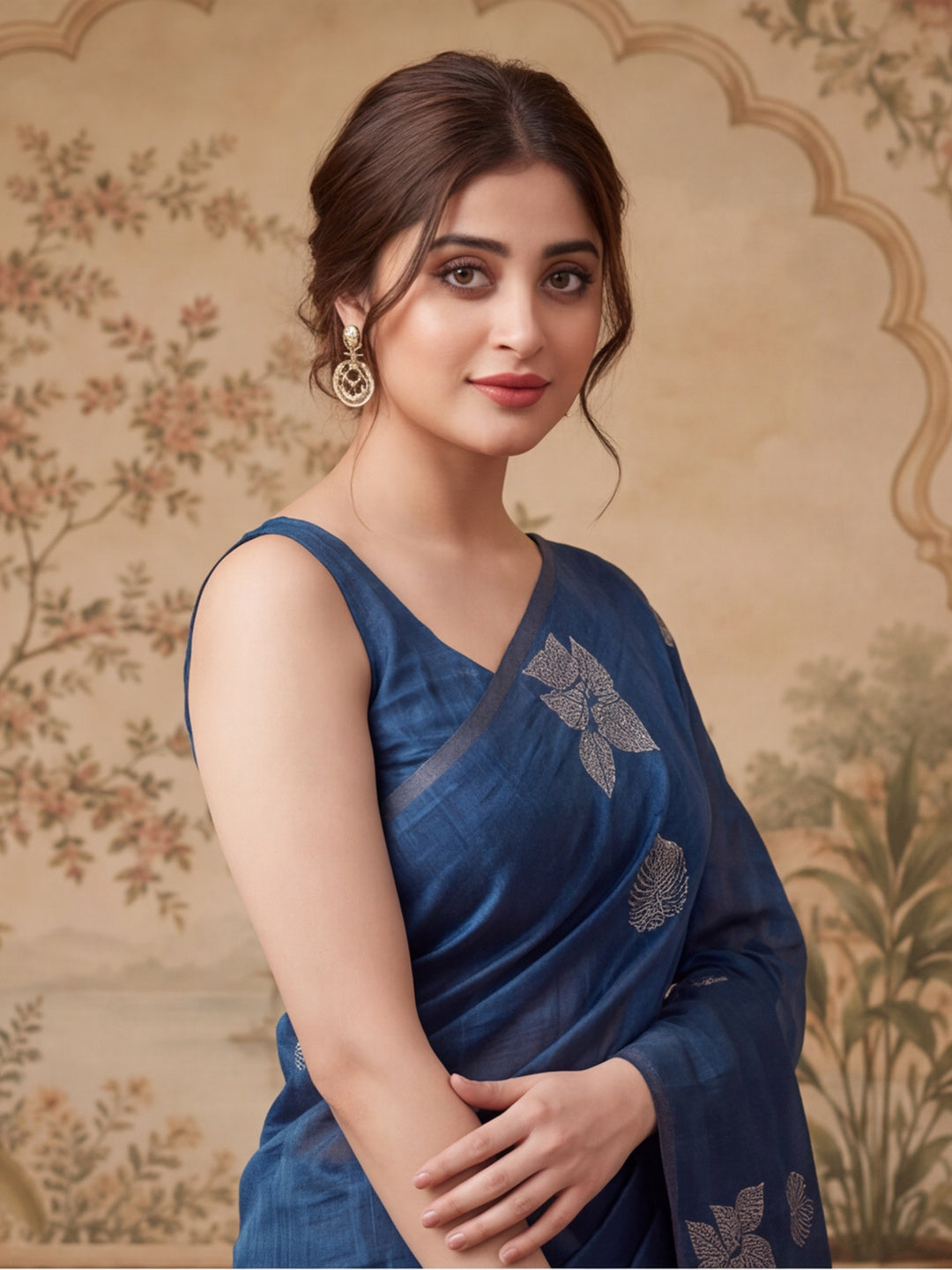 Women Blue Leaf Motif Woven Saree with Tassel Detail Pallu