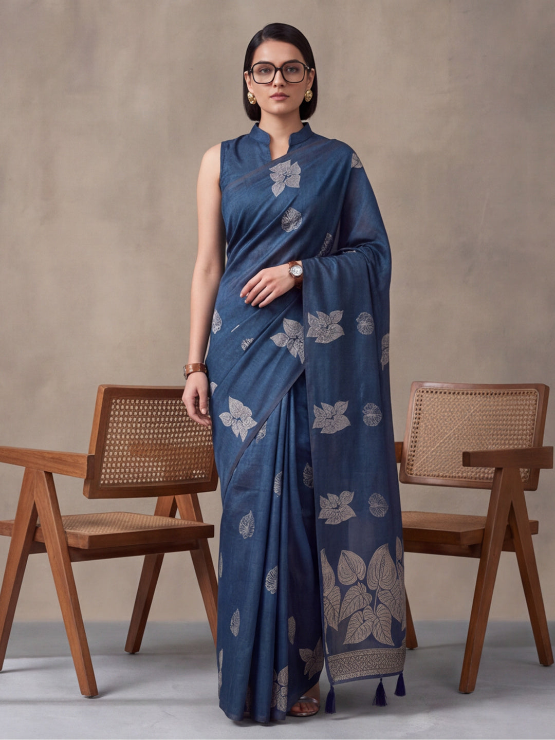 Women Blue Leaf Motif Woven Saree with Tassel Detail Pallu