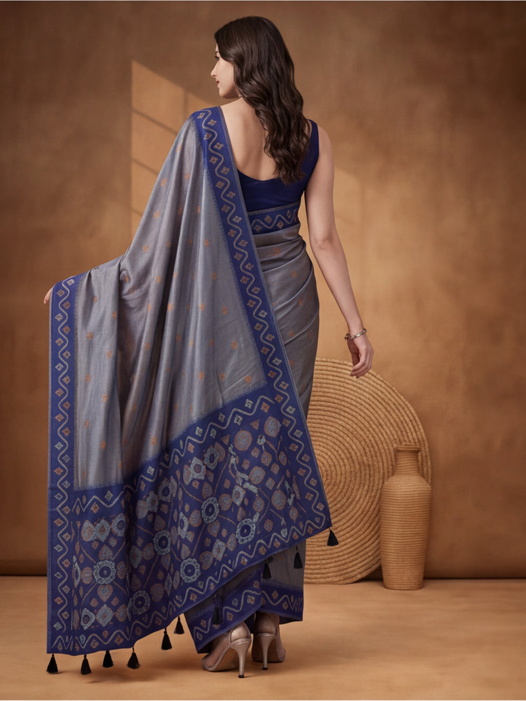 Women Grey Woven Saree with Ethnic Jacquard Border and Designer Pallu