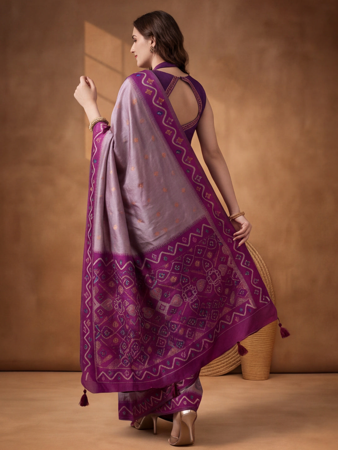 Women Lavender Woven Saree with Ethnic Jacquard Border and Designer Pallu