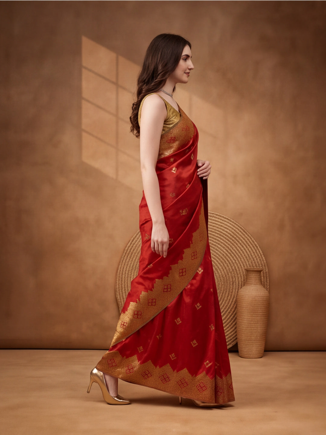 Women Red Banarasi Jacquard Saree with Zari Woven Border and Rich Pallu