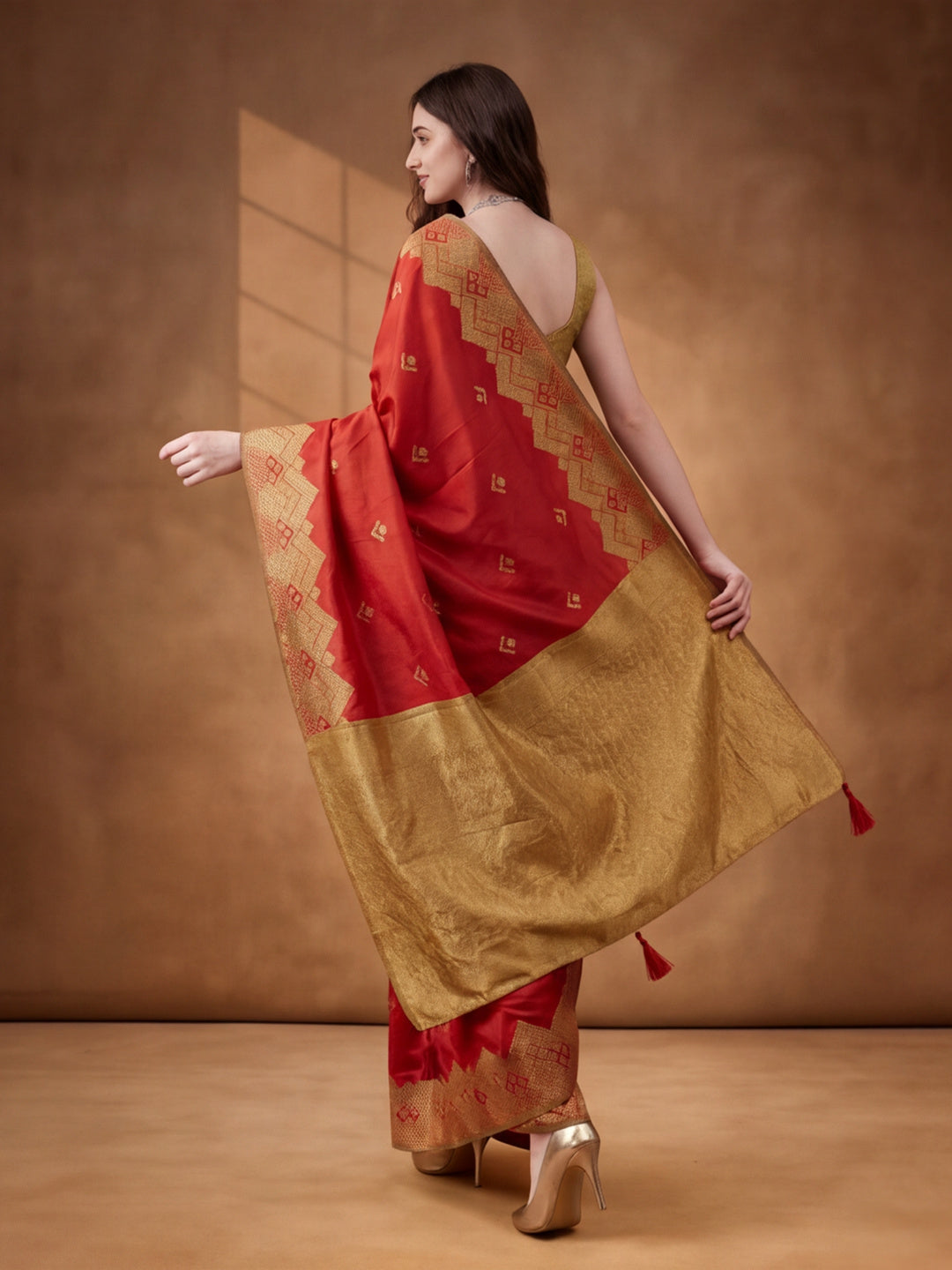 Women Red Banarasi Jacquard Saree with Zari Woven Border and Rich Pallu