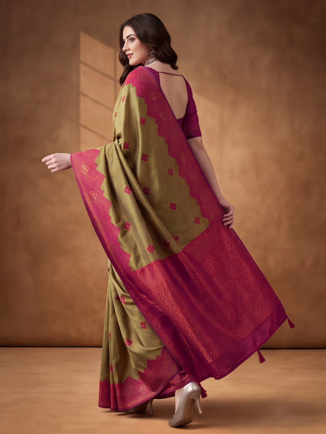 Women Beige Banarasi Jacquard Saree with Zari Woven Border and Rich Pallu