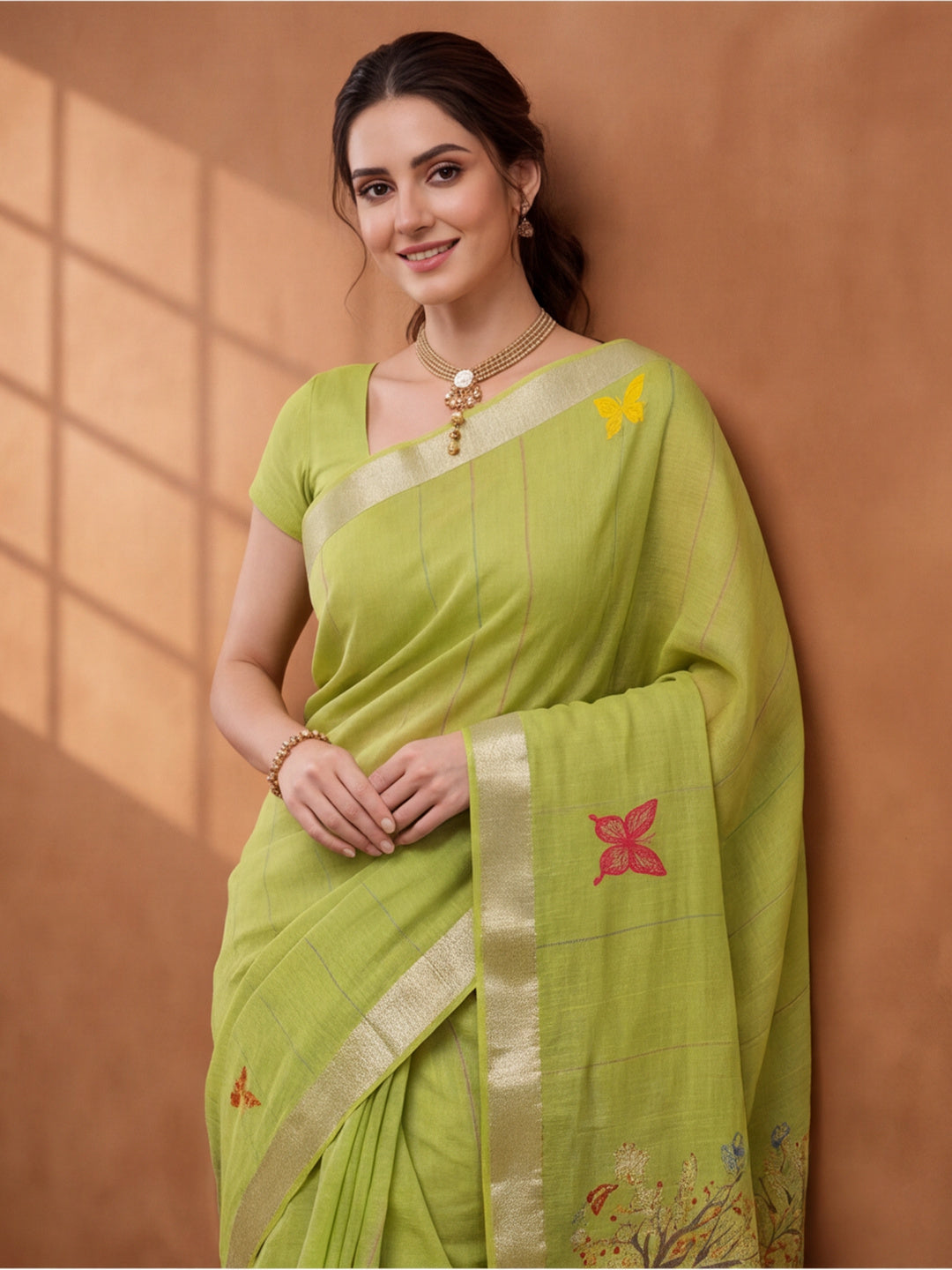 Women Green Designer Weaving Work Saree with Tree Motif Pallu and Tassel Detail