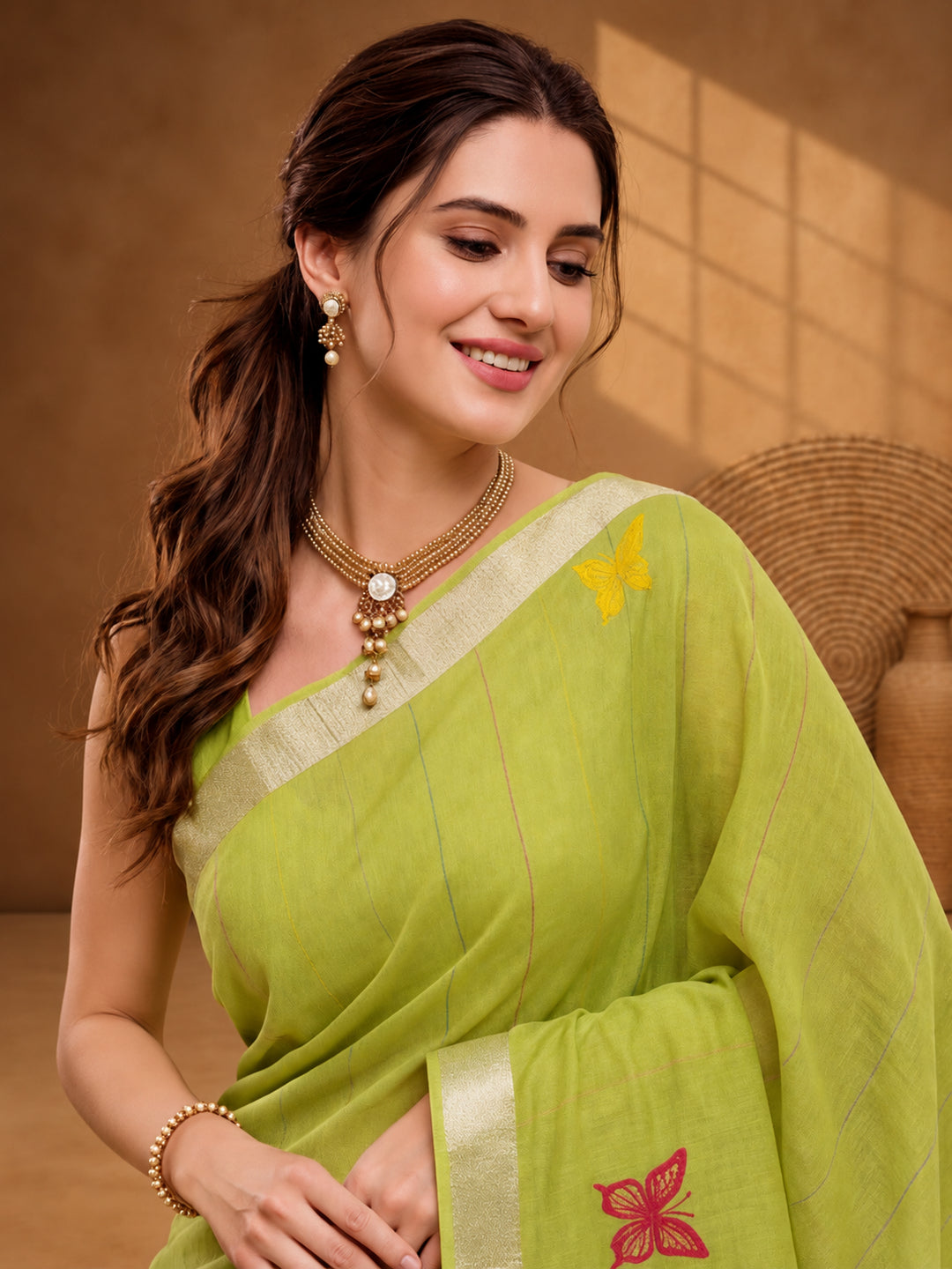 Women Green Designer Weaving Work Saree with Tree Motif Pallu and Tassel Detail