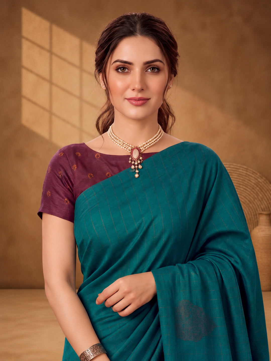 Women Green Banarasi Silk Blend Saree with Zari Butti Woven Pallu and Tassels
