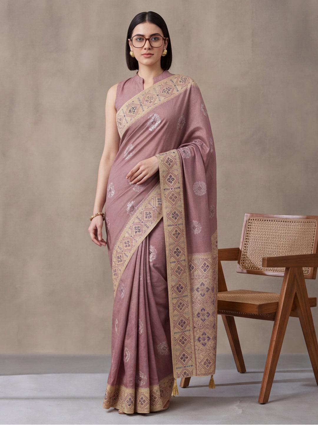Women Mauve Banarasi Silk Blend Saree with Ethnic Woven Border and Tassel Detail