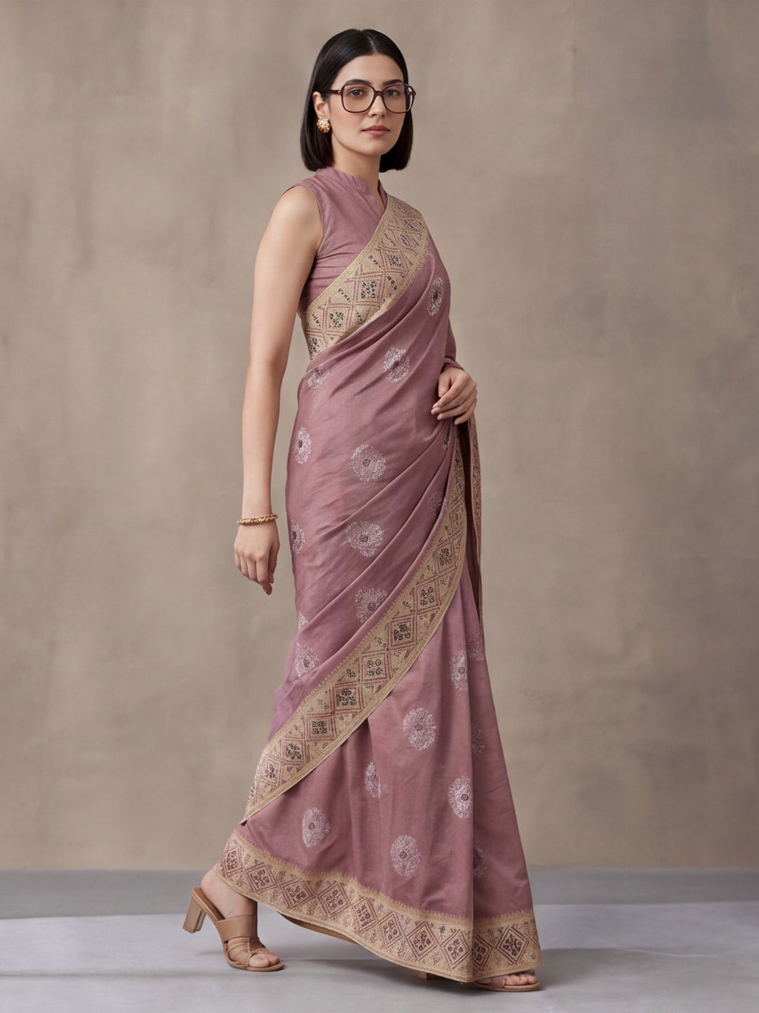 Women Mauve Banarasi Silk Blend Saree with Ethnic Woven Border and Tassel Detail