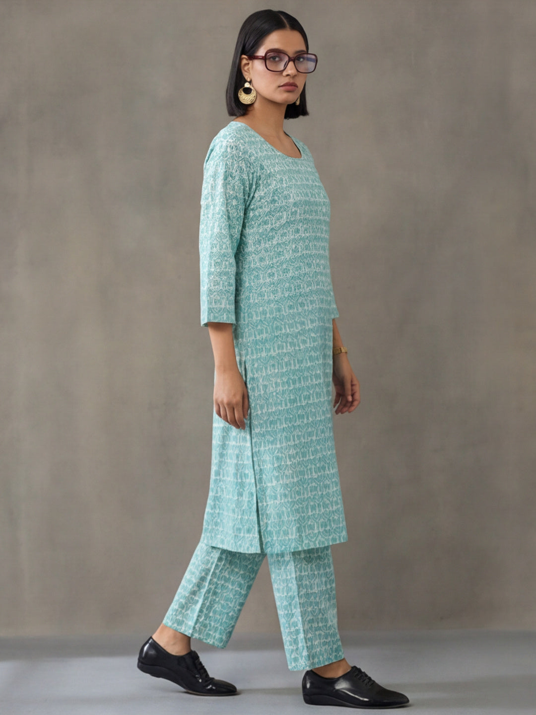 Floral Printed Straight Kurta & Trousers Sets