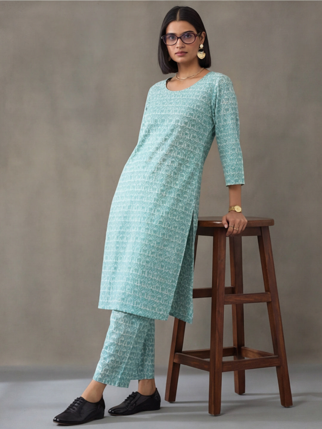 Floral Printed Straight Kurta & Trousers Sets