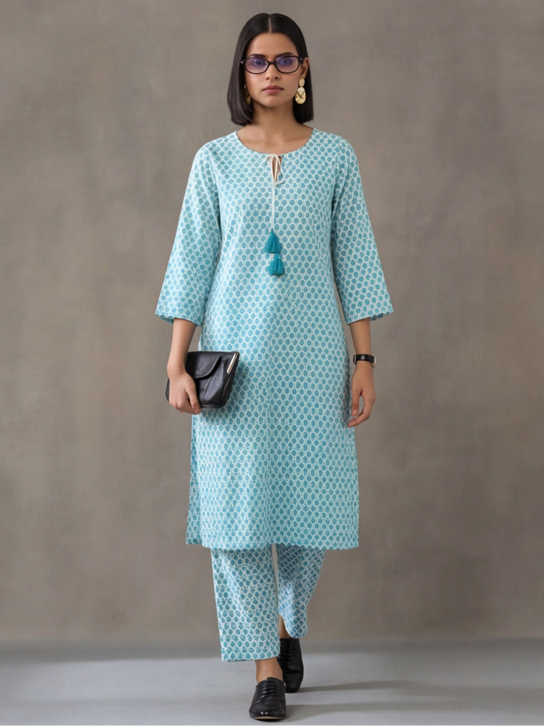 Floral Printed Straight Kurta & Trousers Sets