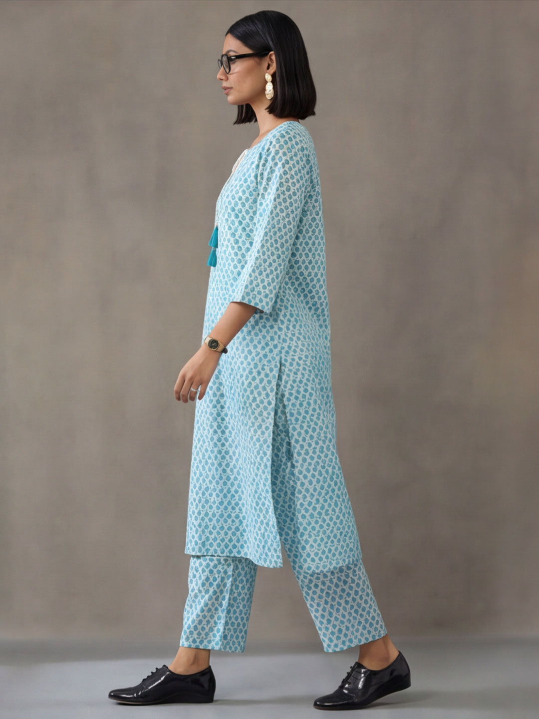 Floral Printed Straight Kurta & Trousers Sets