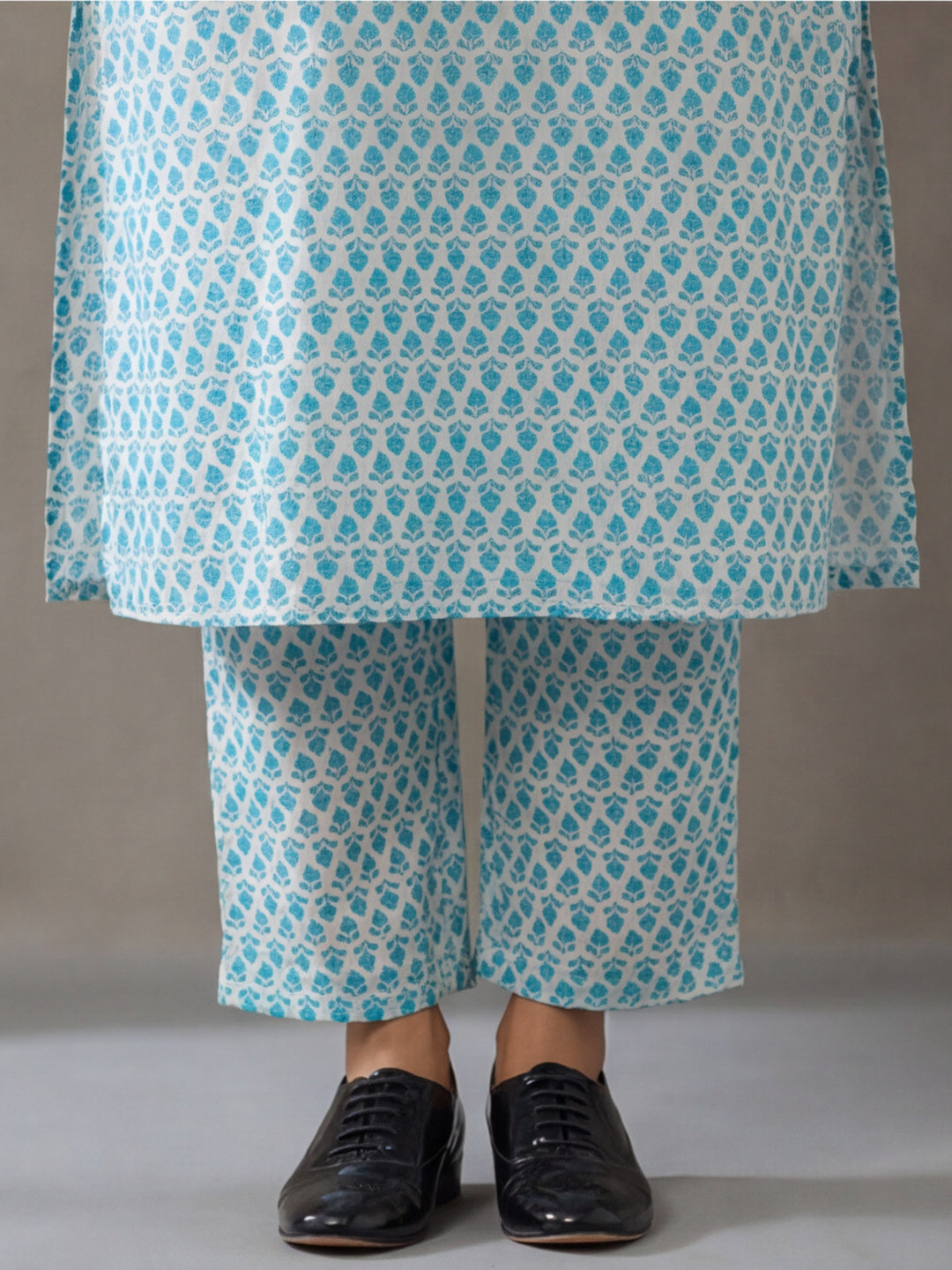 Floral Printed Straight Kurta & Trousers Sets
