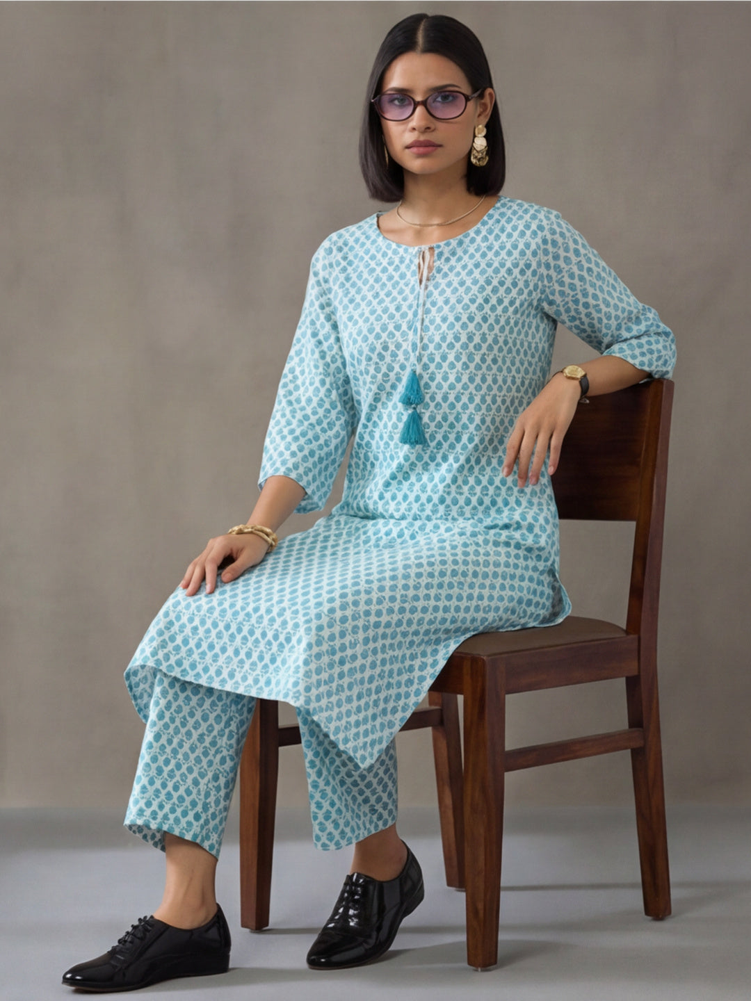 Floral Printed Straight Kurta & Trousers Sets