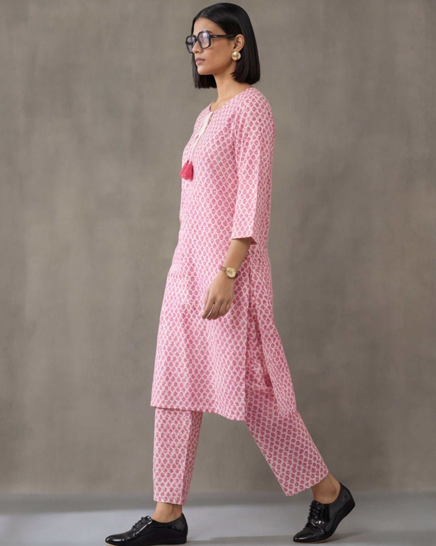 Floral Printed Straight Kurta & Trousers Sets