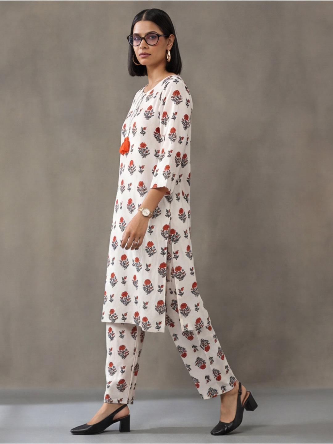 Floral Printed Straight Kurta & Trousers Sets