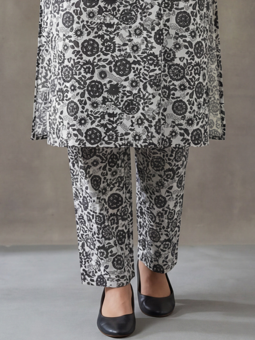 Floral Printed Straight Kurta & Trousers Sets