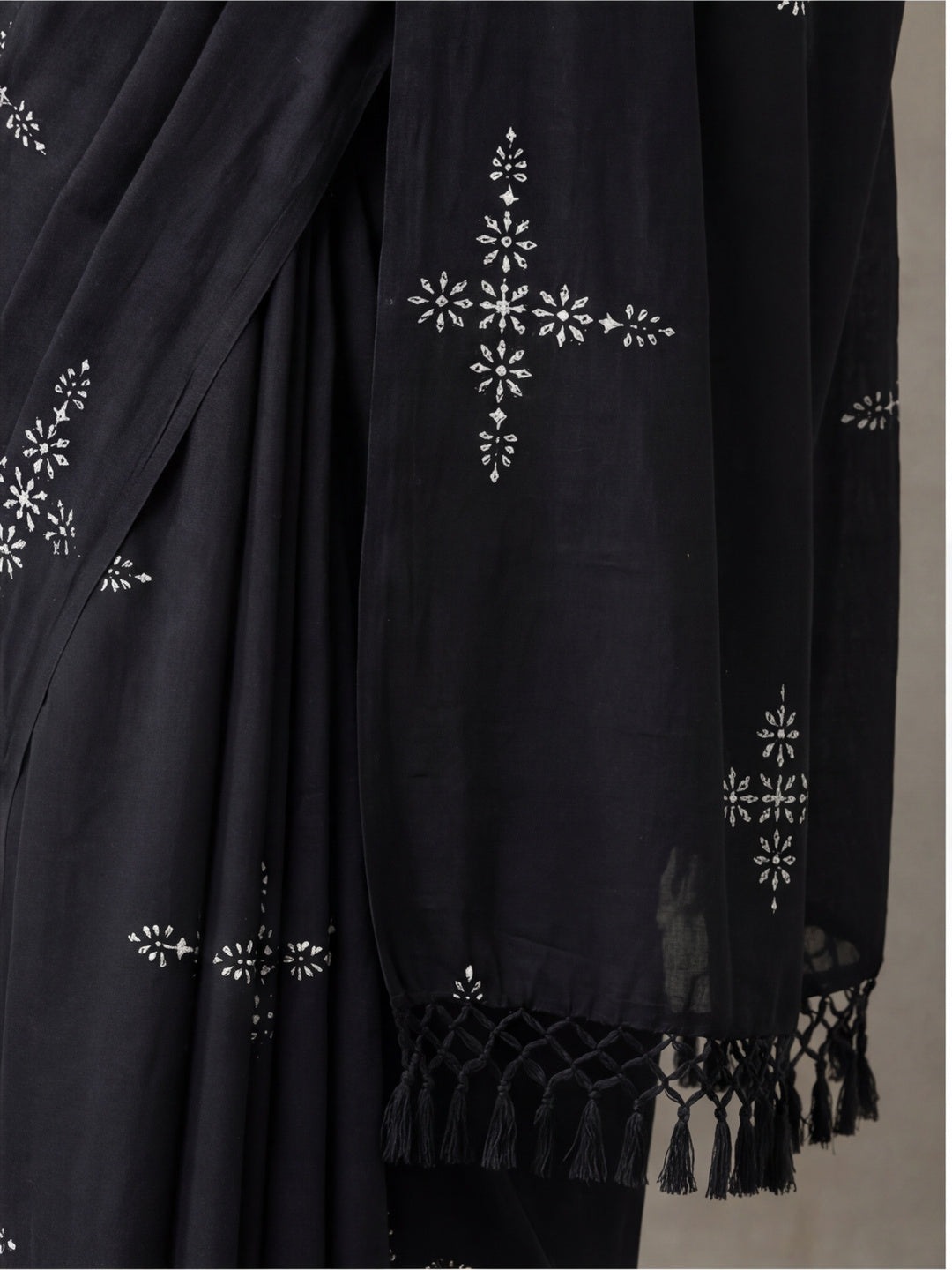 Floral Muslin Cotton Saree with Unstiched Blouse
