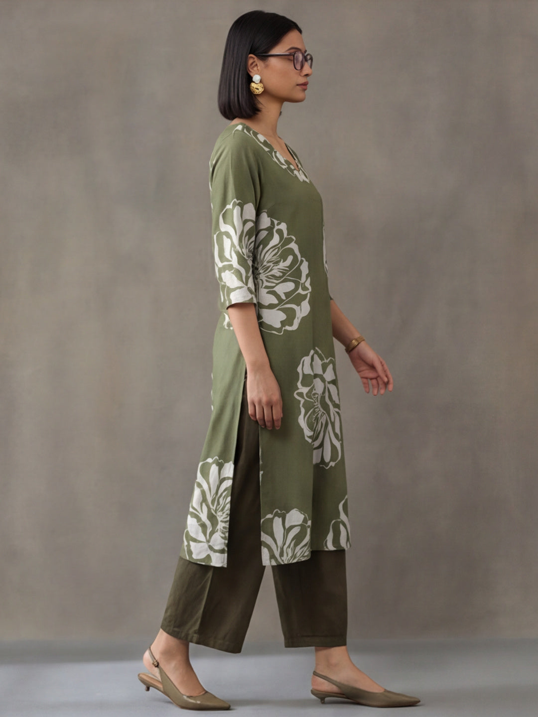 Floral Embroidered Straight Pure Cotton Kurta