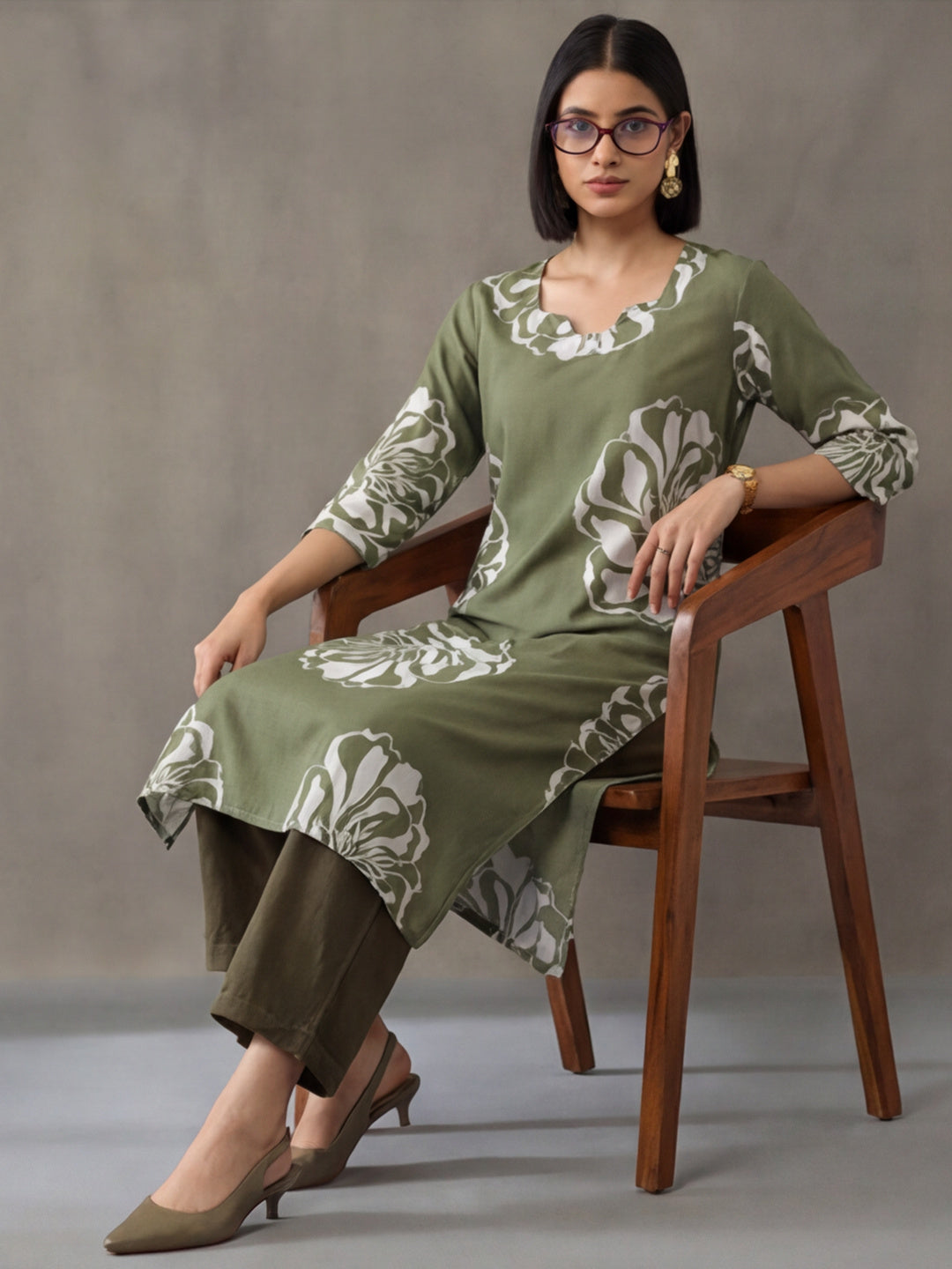 Floral Embroidered Straight Pure Cotton Kurta
