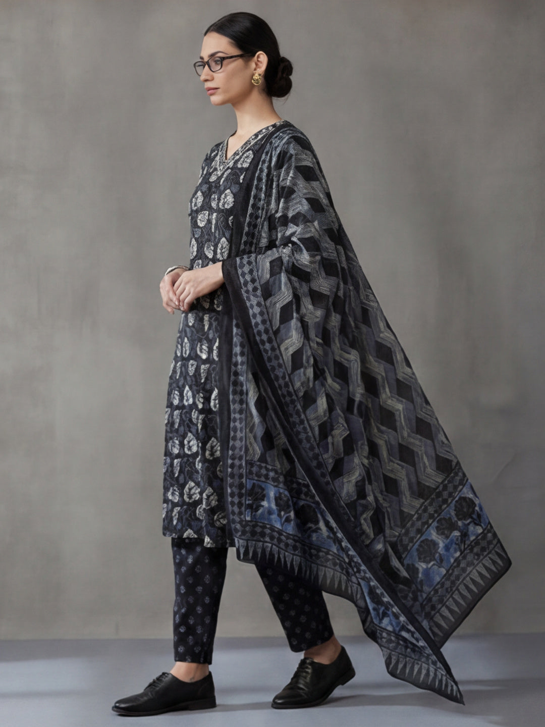 Floral Embroidered Straight Kurta & Trousers Sets