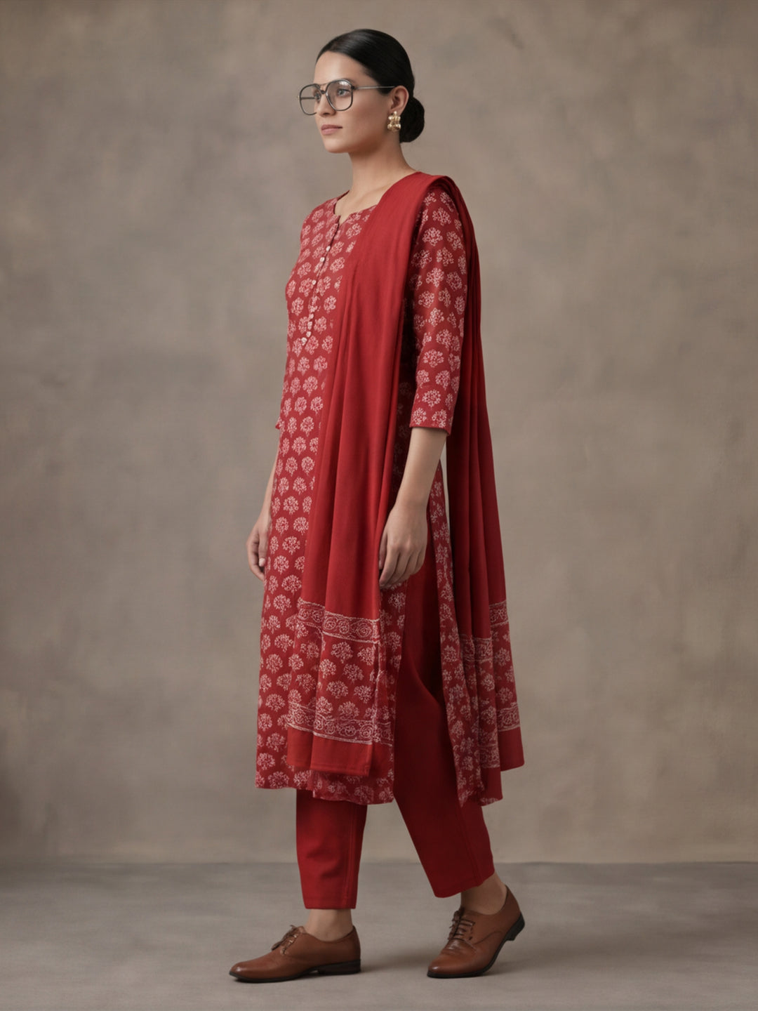 Floral Printed Gotta Patti Pure Cotton Kurta With Pant & Chiffon Dupatta