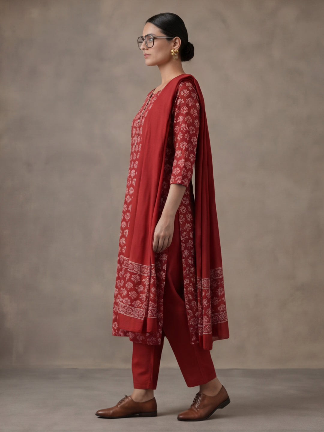 Floral Printed Gotta Patti Pure Cotton Kurta With Pant & Chiffon Dupatta