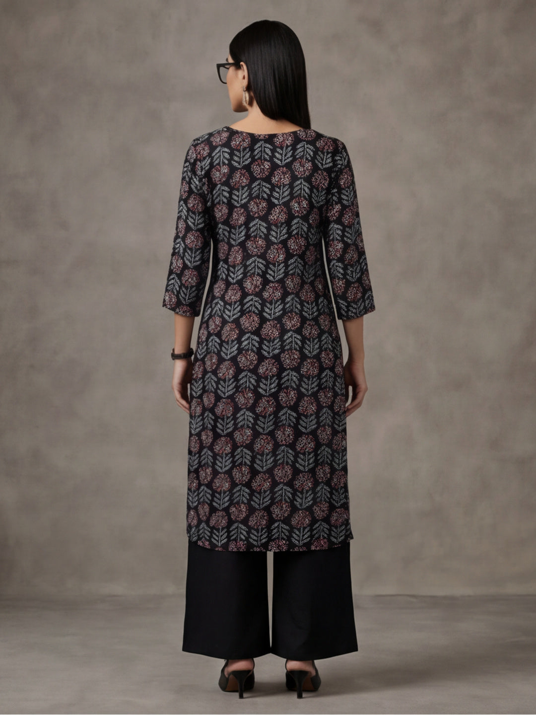 Floral Embroidered Straight Kurta
