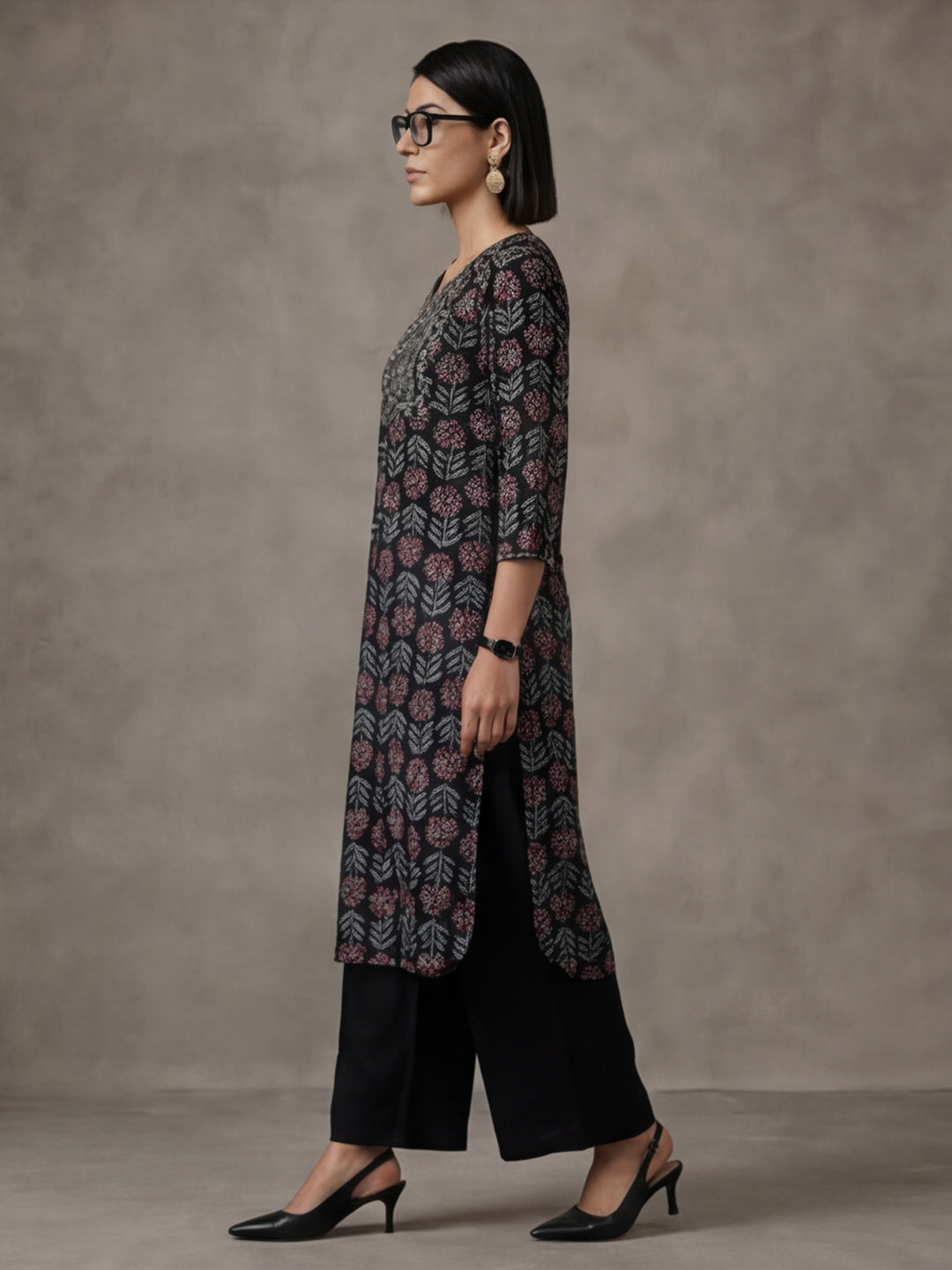 Floral Embroidered Straight Kurta